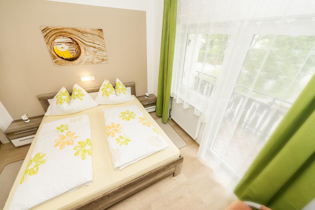Gaestehaus Genf Velden am Wörthersee Oda fotoğraf